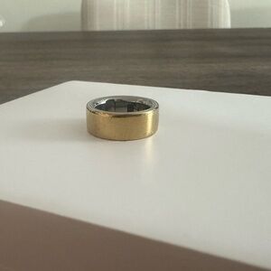 Oura Ring Gen 4 — Gold size 6